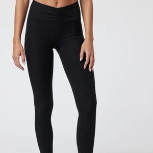 Vuori elevation runched legging black heather